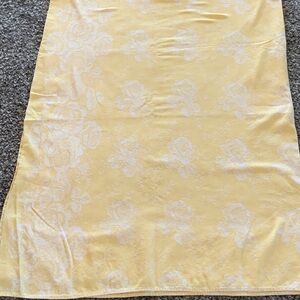 Elegant Yellow Floral tablecloth